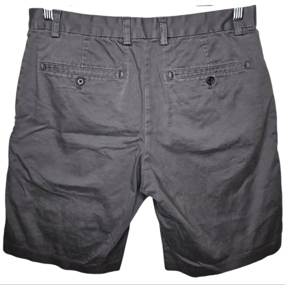 Banana Republic Aiden Shorts Flat Front Pocketed Zipper and Button Closure 32 W